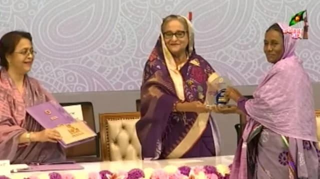 পাঁচ নারী পেলেন জয়িতা সম্মাননা