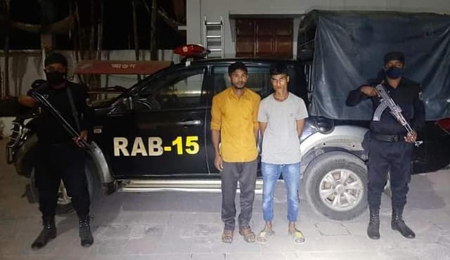 উখুয়ায় র‍্যাব'র অভিযানে গাঁজা সহ আটক ২