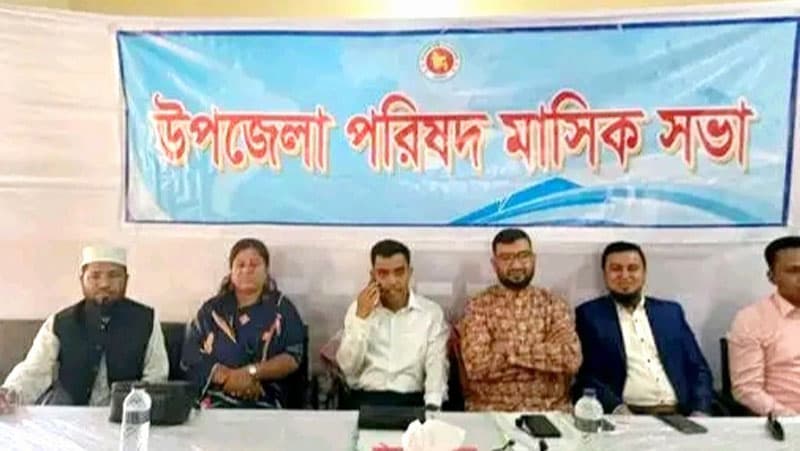হাকিমপুর উপজেলা পরিষদের মাসিক সভা অনুষ্ঠিত