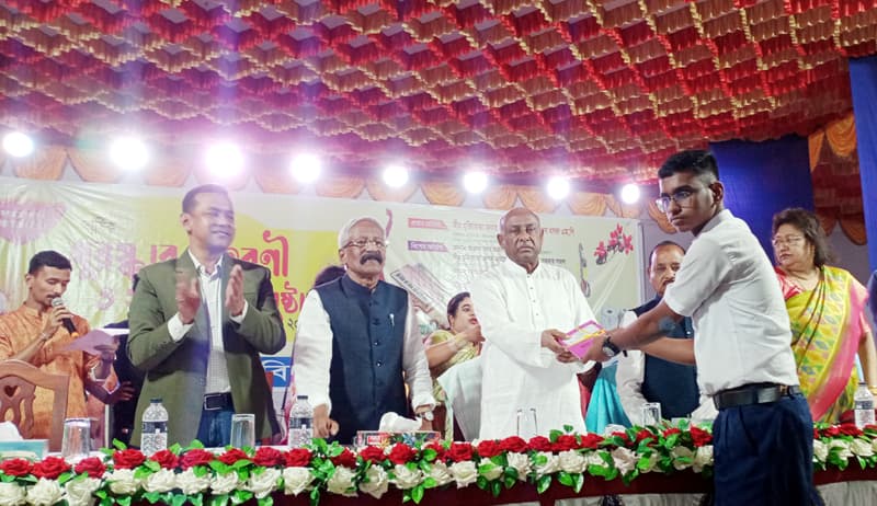 নেত্রকোণা দত্ত উচ্চ বিদ্যালয়ের বার্ষিক পুরস্কার বিতরণী অনুষ্ঠিত