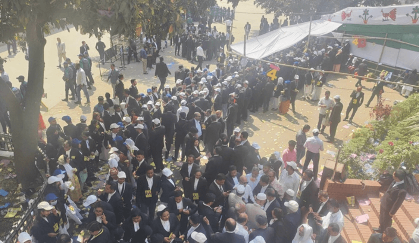 যুথি-কাজলসহ ২০ জনের বিরুদ্ধে মামলা