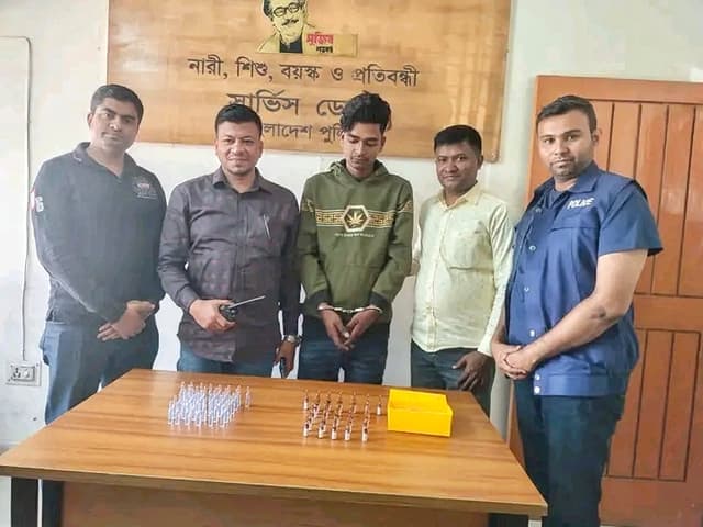 ঝালকাঠিতে নেশাজাতীয় ইনজেকশনসহ মাদক ব্যবসায়ীকে আটক