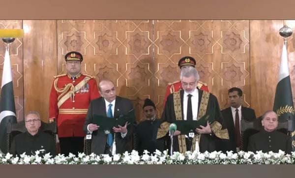 পাকিস্তানের ১৪তম প্রেসিডেন্ট হিসেবে শপথ নিলেন জারদারি