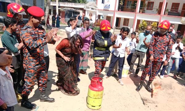সরাইলে জাতীয় দুর্যোগ প্রস্তুতি দিবসে মহড়া অনুষ্ঠিত