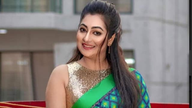 অভিনেত্রী রোমানা স্বর্ণা গ্রেপ্তার