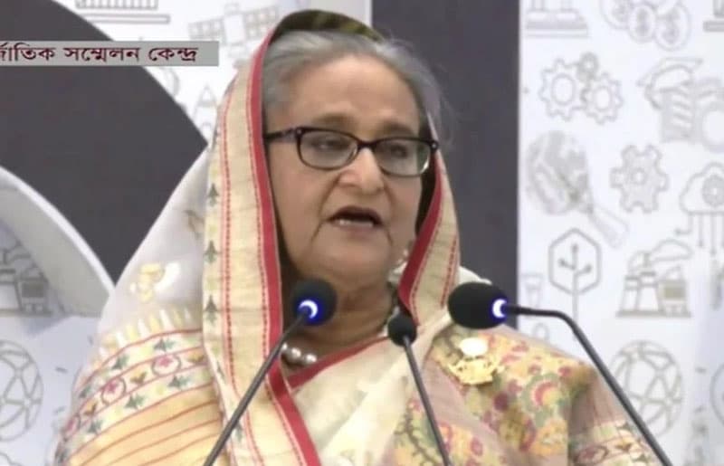 ‘বাংলাদেশ বিজনেস সামিট’ উদ্বোধন করলেন প্রধানমন্ত্রী