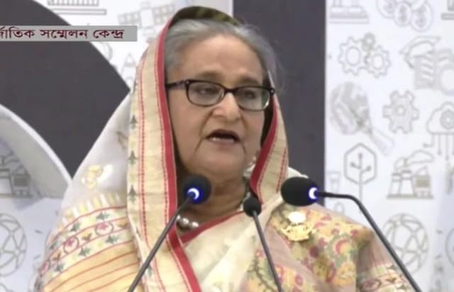 ‘বাংলাদেশ বিজনেস সামিট’ উদ্বোধন করলেন প্রধানমন্ত্রী
