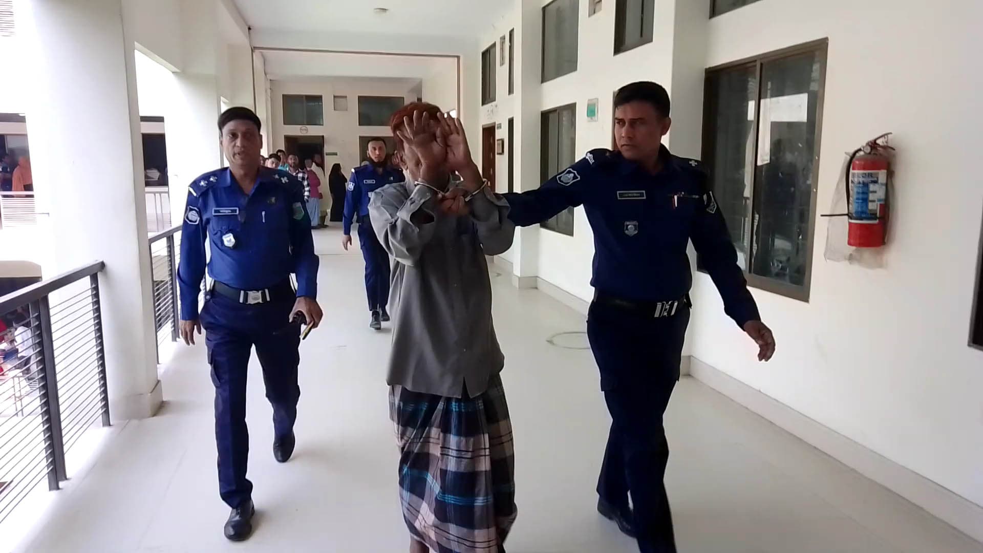 নওগাঁয় স্ত্রীকে হত্যার দায়ে স্বামীর মৃত্যুদন্ড