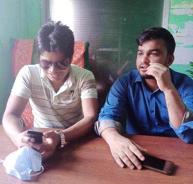 আশুলিয়ায় চাকরি দেয়ার নামে যুবকদের সর্বশান্ত করছে প্রতারক চক্র