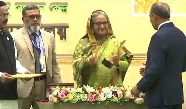 পাট পণ্যকে বহুমুখীকরণ করতে হবে : প্রধানমন্ত্রী