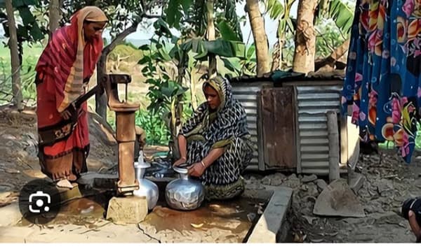 পানির স্তর নীচে নেমে যাওয়ায় উল্লাপাড়ায় পানির সংকট