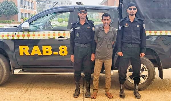 কোটি টাকার সিগারেট লুটের ঘটনায় ডাকাত সর্দার রিংকু গ্রেপ্তার