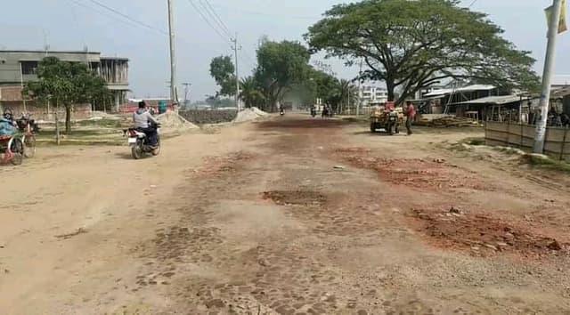 মেহেরপুর-কুষ্টিয়া ভাঙ্গাচোরা সড়কে জনদূর্ভোগ চরমে