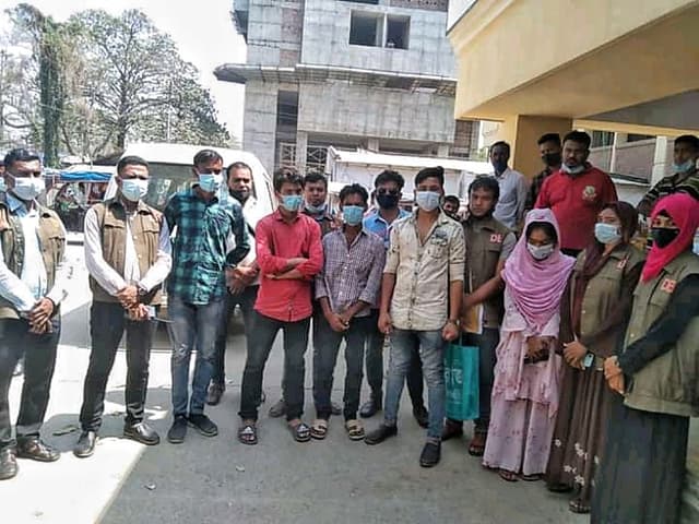 মেহেরপুরে ১ নারীসহ দালাল চক্রের ৫ সদস্য আটক