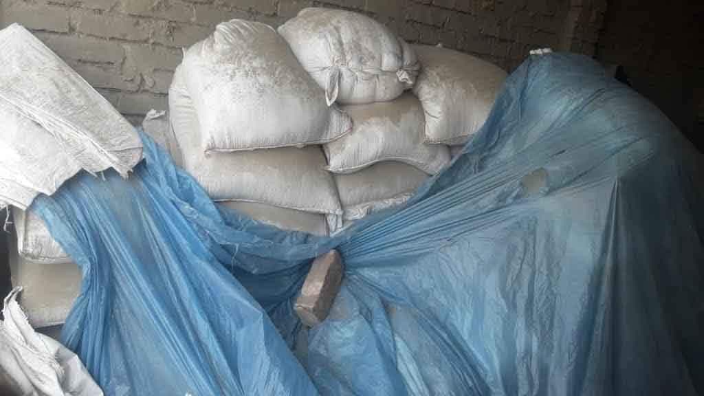 মোংলায় আটক ১ জন,৭৫ বস্তা চোরাই গম জব্দ