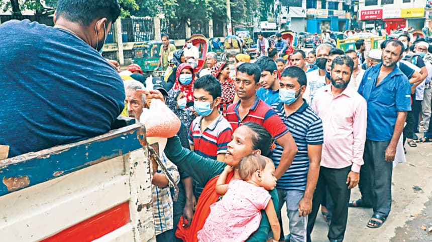 পোশাক শ্রমিকদের জন্য টিসিবির নির্ধারিত ট্রাক চায় বিজিএমইএ