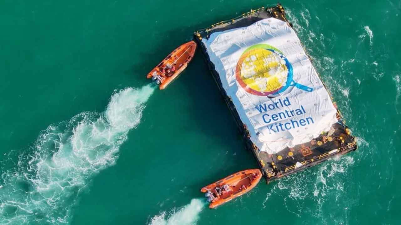 এই প্রথম ত্রাণবাহী জাহাজ ভিড়ল গাজার উপকূলে