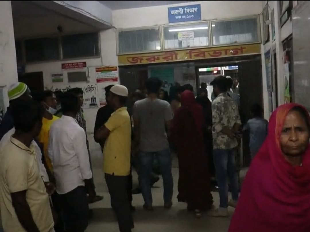 মাদারীপুরে ট্রাপচাপায় স্বামী-স্ত্রী নিহত
