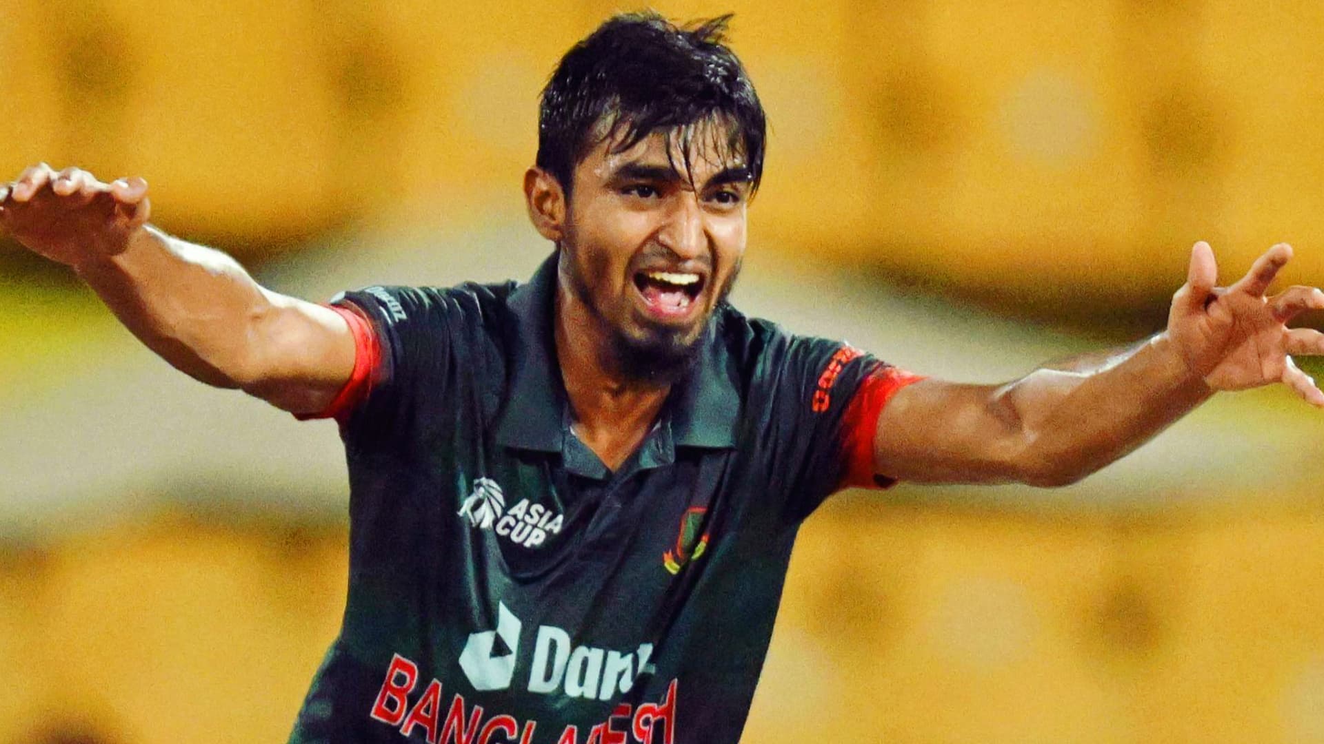 শেষ ওয়ানডে থেকে ছিটকে গেলেন তানজিম সাকিব