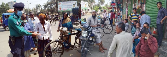 বরিশালে স্বাস্থ্যবিধি উপেক্ষিত, বাড়ছে করোনা সক্রমন