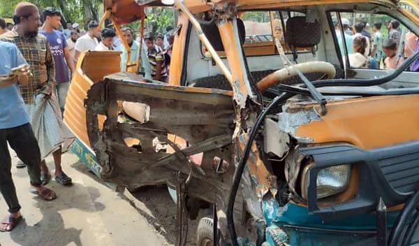 জৈন্তাপুরে পিকআপ-লেগুনা সংঘর্ষে নিহত বেড়ে ৬