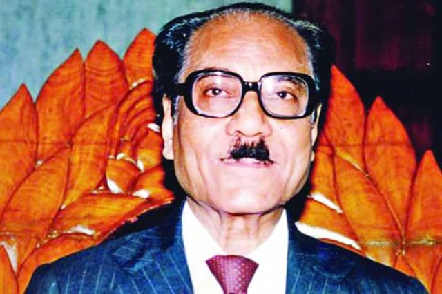 সাবেক রাষ্ট্রপতি সাহাবুদ্দিন আহমদ মারা গেছেন