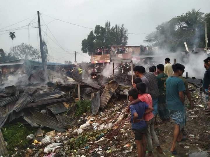 কোম্পানীগঞ্জে বৈদ্যুতিক শট সার্কিটের আগুনে পুড়ল ৮ দোকান