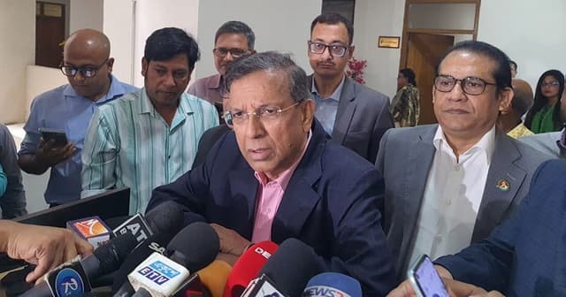 খালেদা জিয়ার সাজা স্থগিতের মেয়াদ বাড়ছে, বিদেশে যাওয়ার সুযোগ নেই : আইনমন্ত্রী