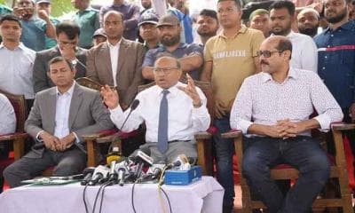 অভিযান চালাতে গিয়ে মশার কবলে মন্ত্রী-মেয়র