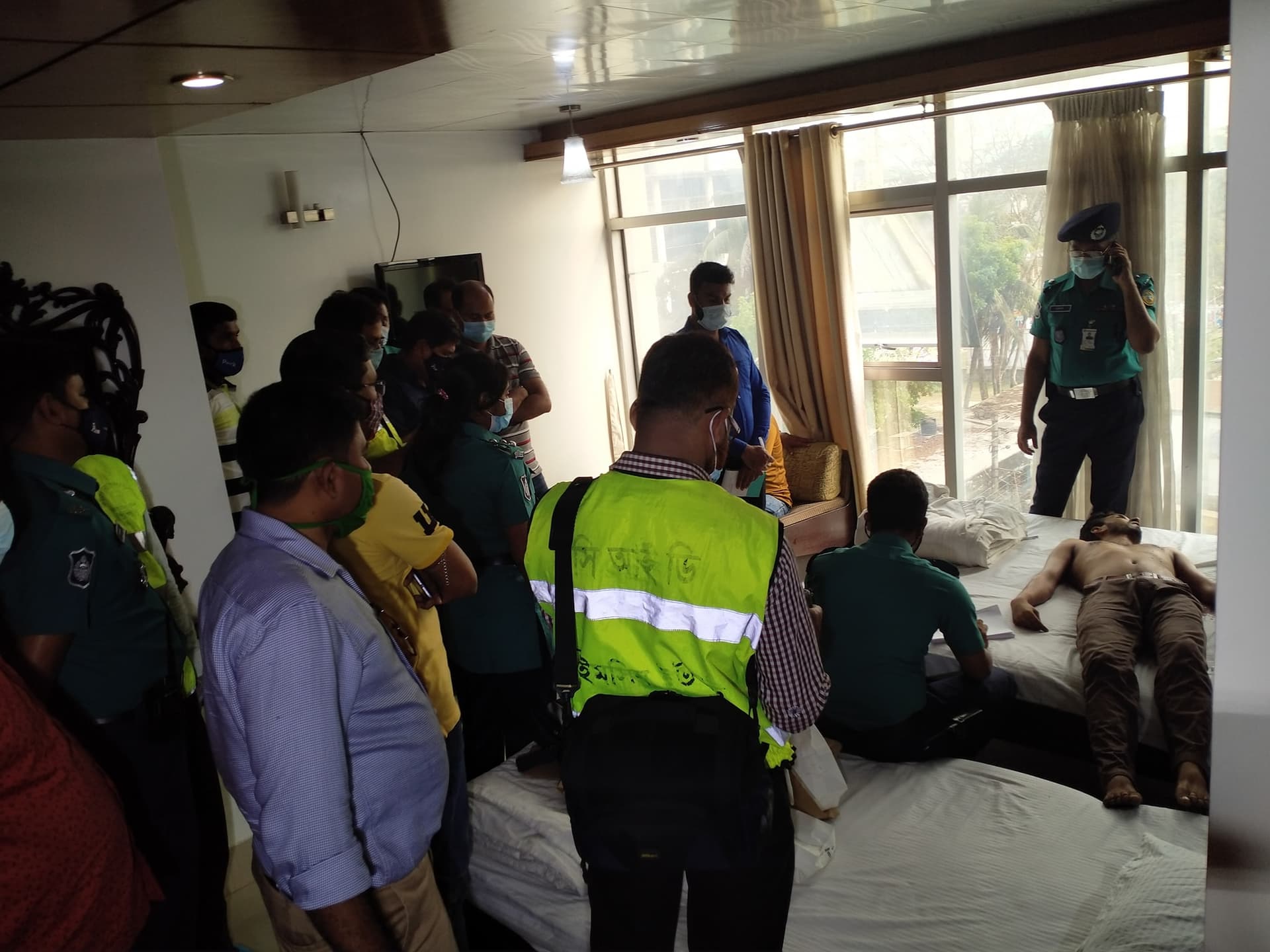 বরিশালে ২৪ ঘন্টায় আবাসিক হোটেল থেকে দুইজনের লাশ উদ্ধার