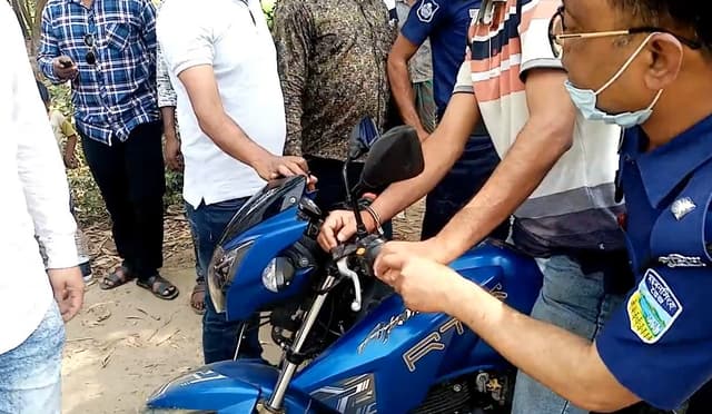 চোখে মরিচের গুড়ো ছিটিয়ে শেরপুরে ৩৫ লক্ষ টাকা ছিনতাই