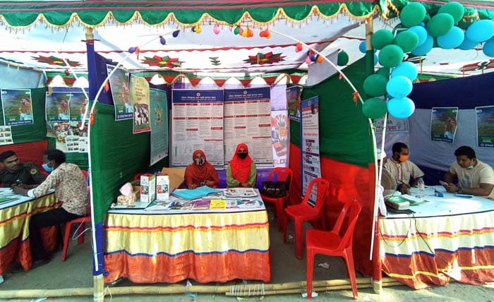 নজর কেড়েছে প্রকল্প বাস্তবায়ন  ও পরিবার পরিকল্পনা স্টল
