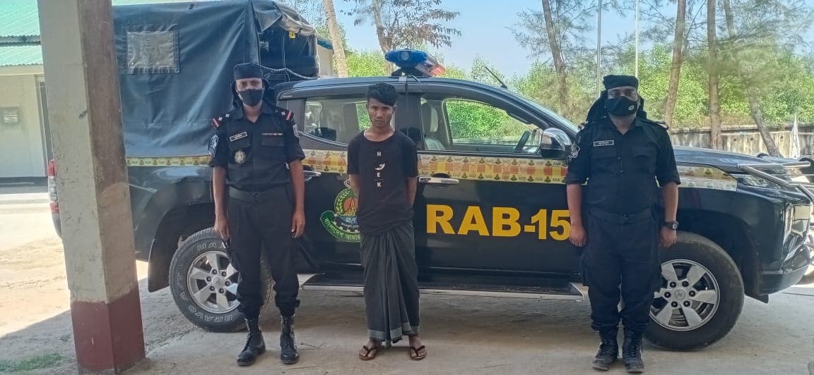 ৪ হাজার ইয়াবাসহ যুবক আটক