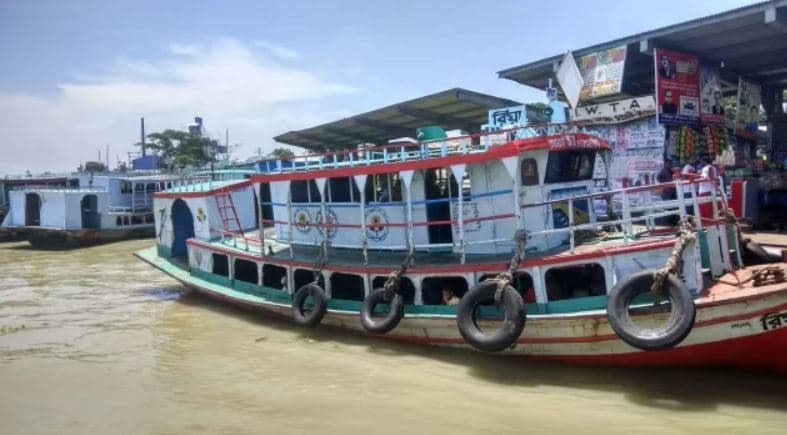নারায়ণগঞ্জ-মুন্সীগঞ্জ রুটে লঞ্চ চলাচল বন্ধ ঘোষণা