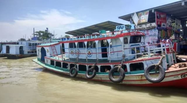নারায়ণগঞ্জ-মুন্সীগঞ্জ রুটে লঞ্চ চলাচল বন্ধ ঘোষণা