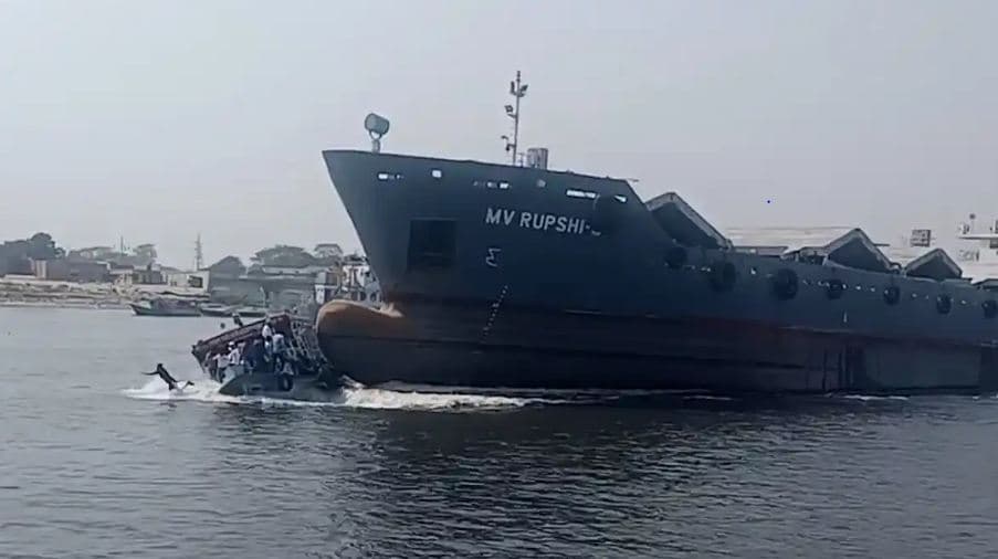 শীতলক্ষ্যা নদীতে লঞ্চডুবি ঘটনায় ২ মামলা