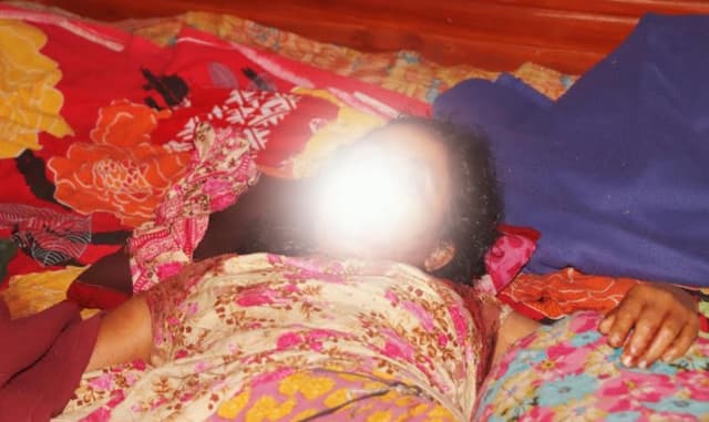 নাটোর গৃহবধুকে গলা কেটে হত্যা
