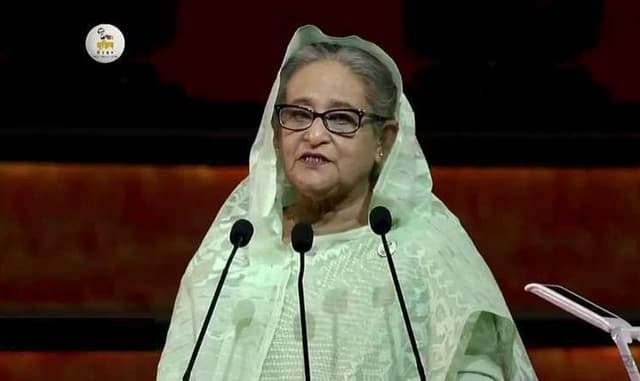 বন্ধুত্বপূর্ণ সম্পর্ক রেখে দক্ষিণ এশিয়াকে দারিদ্র্যমুক্ত অঞ্চল গড়তে হবে: প্রধানমন্ত্রী