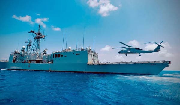 জিম্মি বাংলাদেশি জাহাজের কাছে ইইউর যুদ্ধজাহাজ, হেলিকপ্টার চক্কর