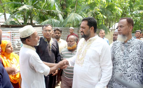 বরিশাল সদর উপজেলার মানুষের সেবায় নিজেকে উৎসর্গ করতে চাই: এসএম জাকির