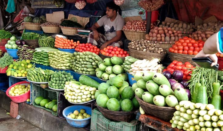 সবজি বাদে প্রায় সব পণ্যেই অস্বস্তি