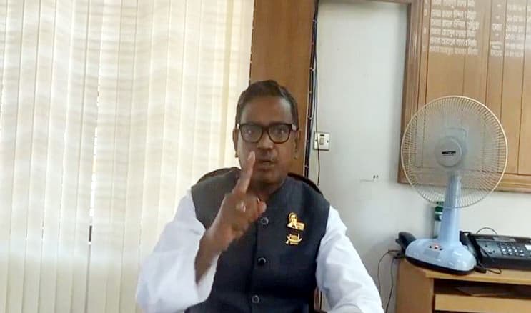 ফেসবুক লাইভে আত্মহত্যার হুমকি কাদের মির্জার