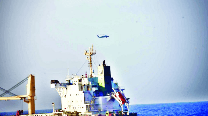 জিম্মি জাহাজে বিমান বিধ্বংসী অস্ত্র বসিয়েছে জলদস্যুরা