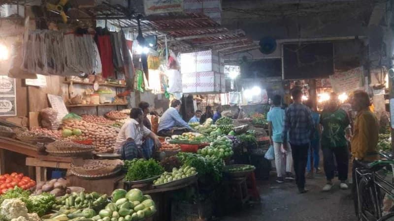 পাইকারি থেকে খুচরা বাজারে আসতেই সবজির দাম তিনগুণ