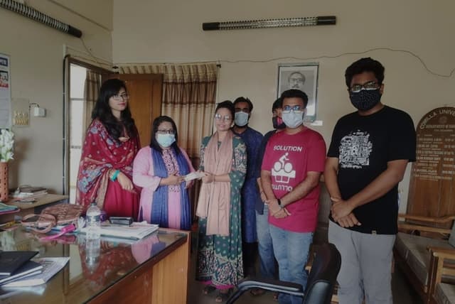 চিকিৎসাধীন অন্তরের পাশে কুবি থিয়েটার
