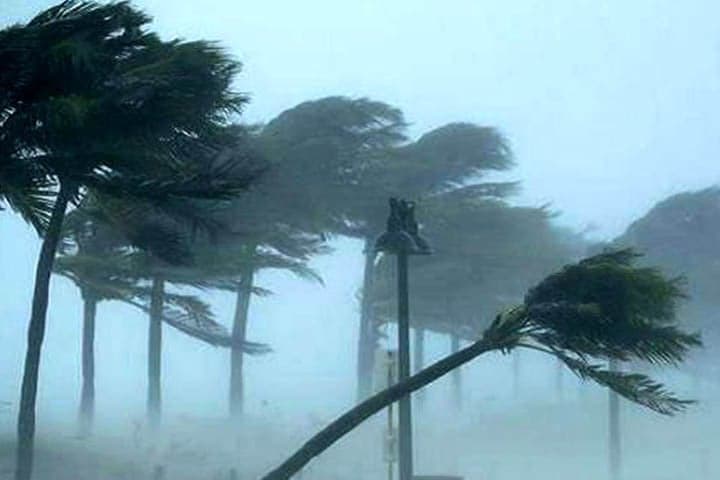 রাতে যে সব অঞ্চলে ৮০ কিমি. বেগে ঝড়ের পূর্রাভাস