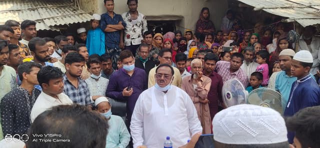 কাঁদলেন খাদ্যমন্ত্রী