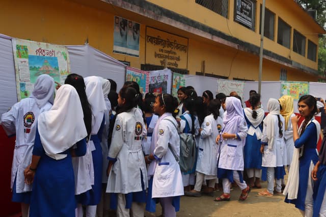 গণহত্যায় স্মরণে নওগাঁয় দ্বিতীয় দেয়াল পত্রিকা উৎসব