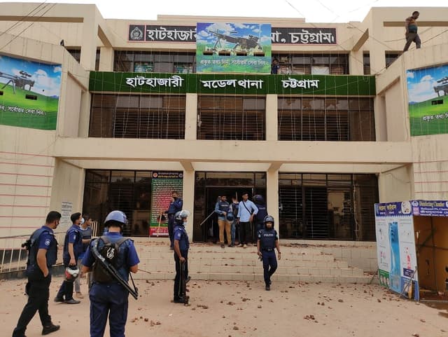 হাটহাজারী মুসল্লি ও ছাত্রদের সঙ্গে পুলিশের সংঘর্ষের নিহত ৪