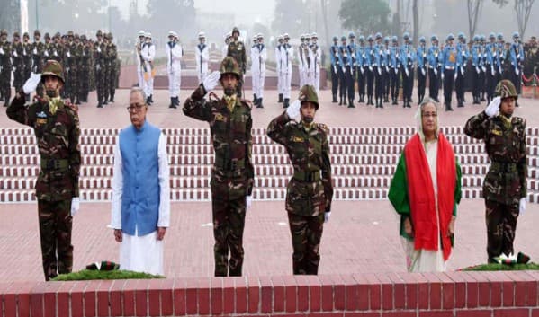 জাতীয় স্মৃতিসৌধে রাষ্ট্রপতি ও প্রধানমন্ত্রীর শ্রদ্ধা